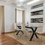 159 A - Premium Chiado -lisbon Апартаменти